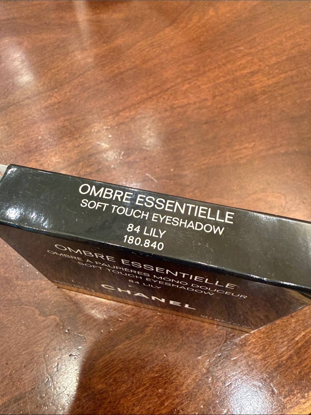 CHANEL Ombre Essentielle Soft Touch Eyeshadow 84 Lily - Picture 4 of 4
